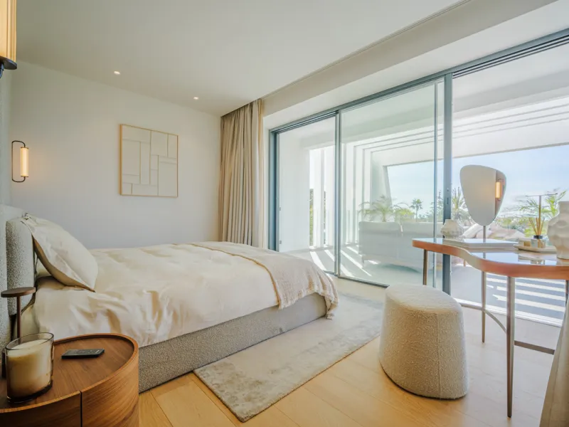 House - Detached Villa в продаже в Marbella, Málaga. В доме 4 спален и 5 ванных комнат. Площадь дома 417 м². Площадь участка 640 м²