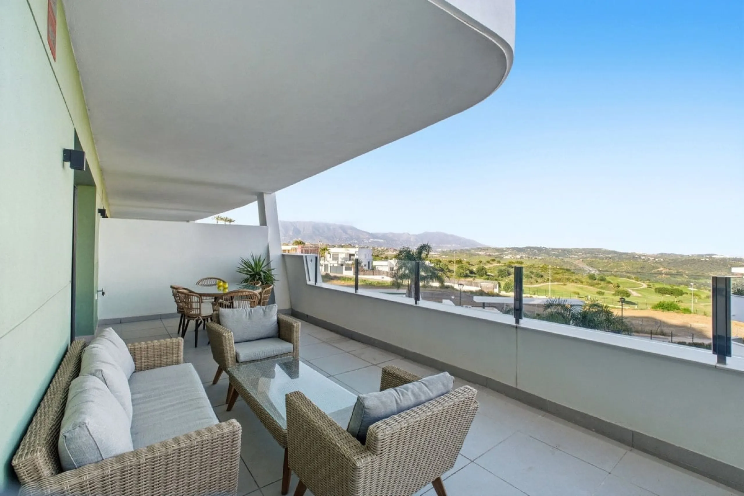 Moderne Wohnung mit zwei Schlafzimmern in Calanova Golf