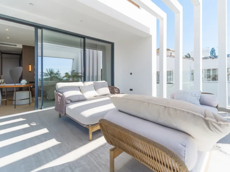 House - Detached Villa в продаже в Marbella, Málaga. В доме 4 спален и 5 ванных комнат. Площадь дома 417 м². Площадь участка 640 м²