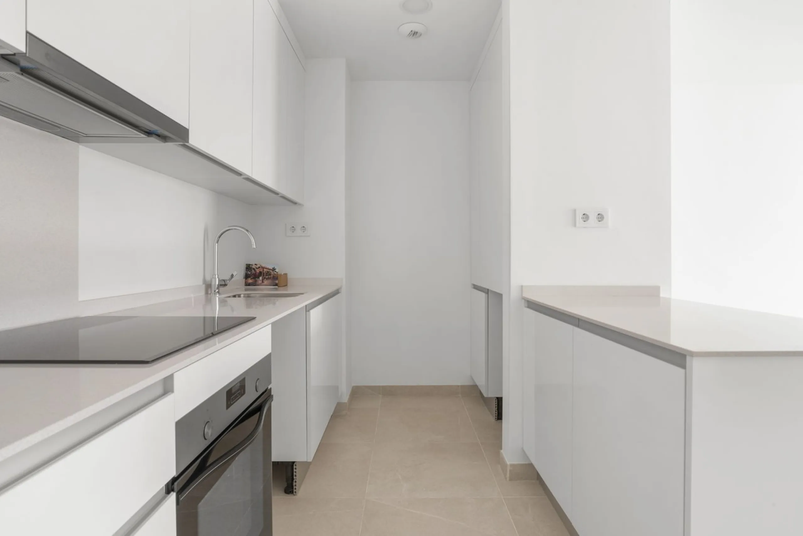 Price: €699.500 excluding VAT, buyer's costs