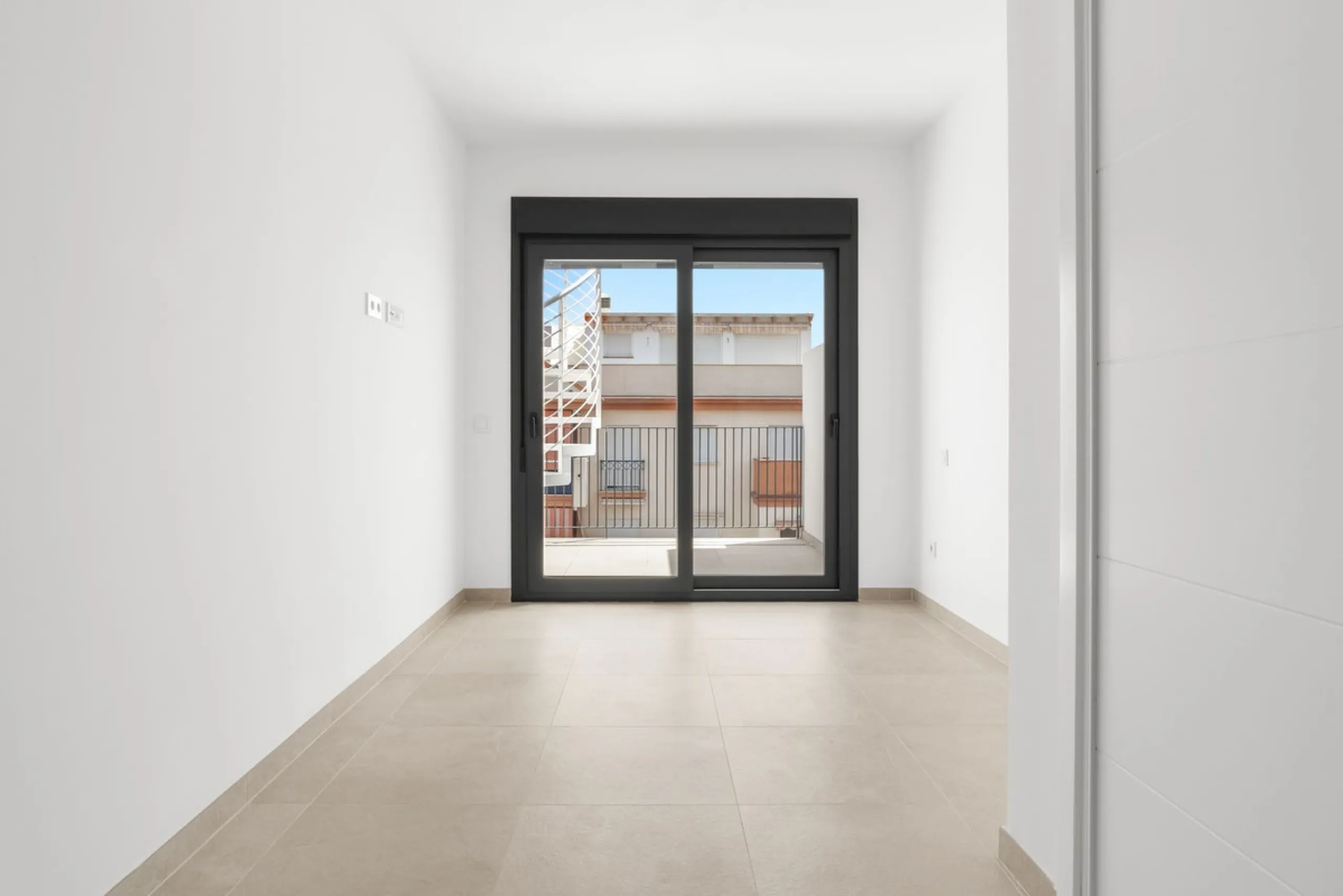 Price: €699.500 excluding VAT, buyer's costs