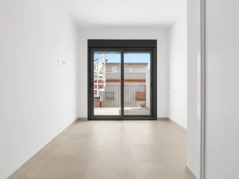 Price: €699.500 excluding VAT, buyer's costs