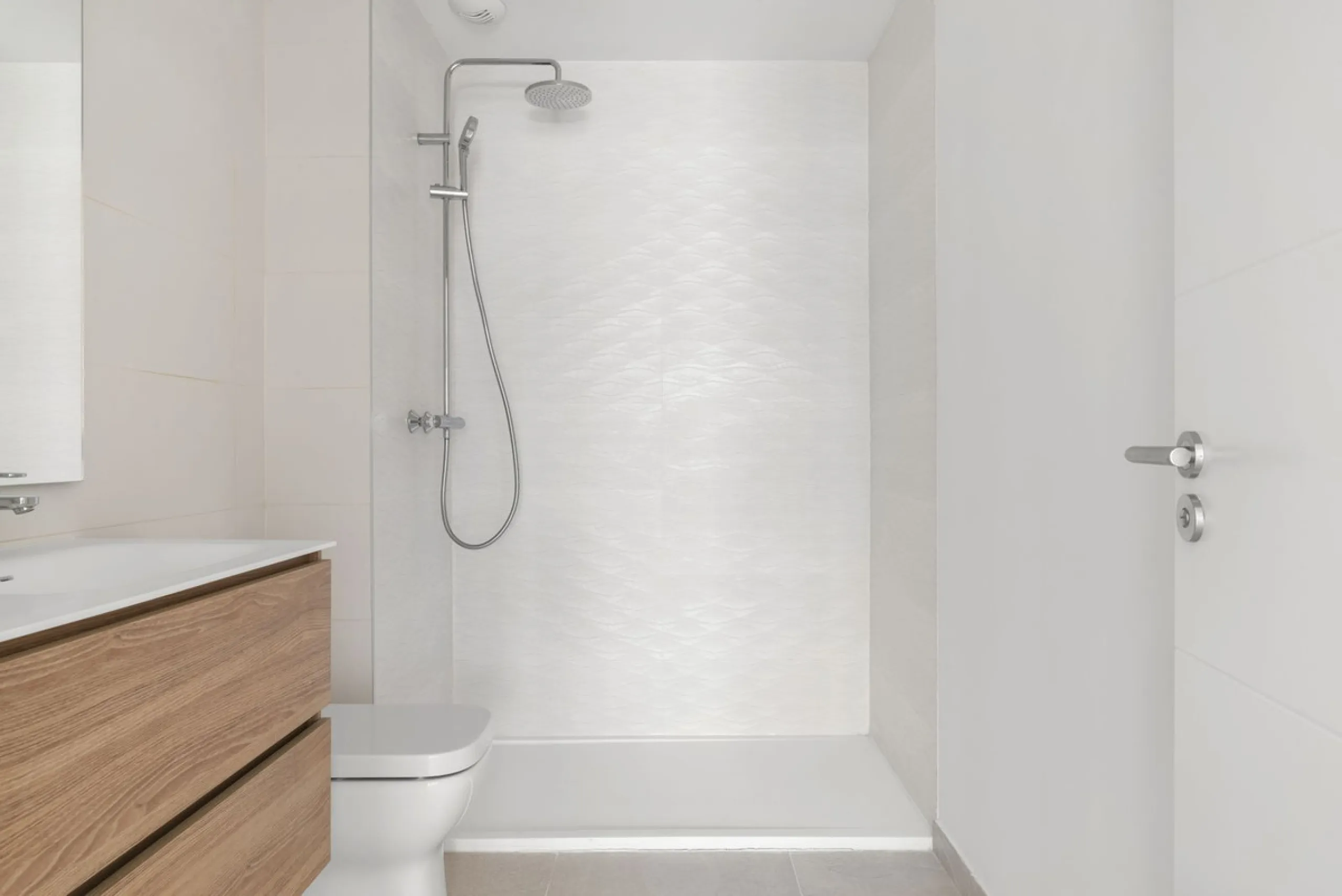 Price: €699.500 excluding VAT, buyer's costs