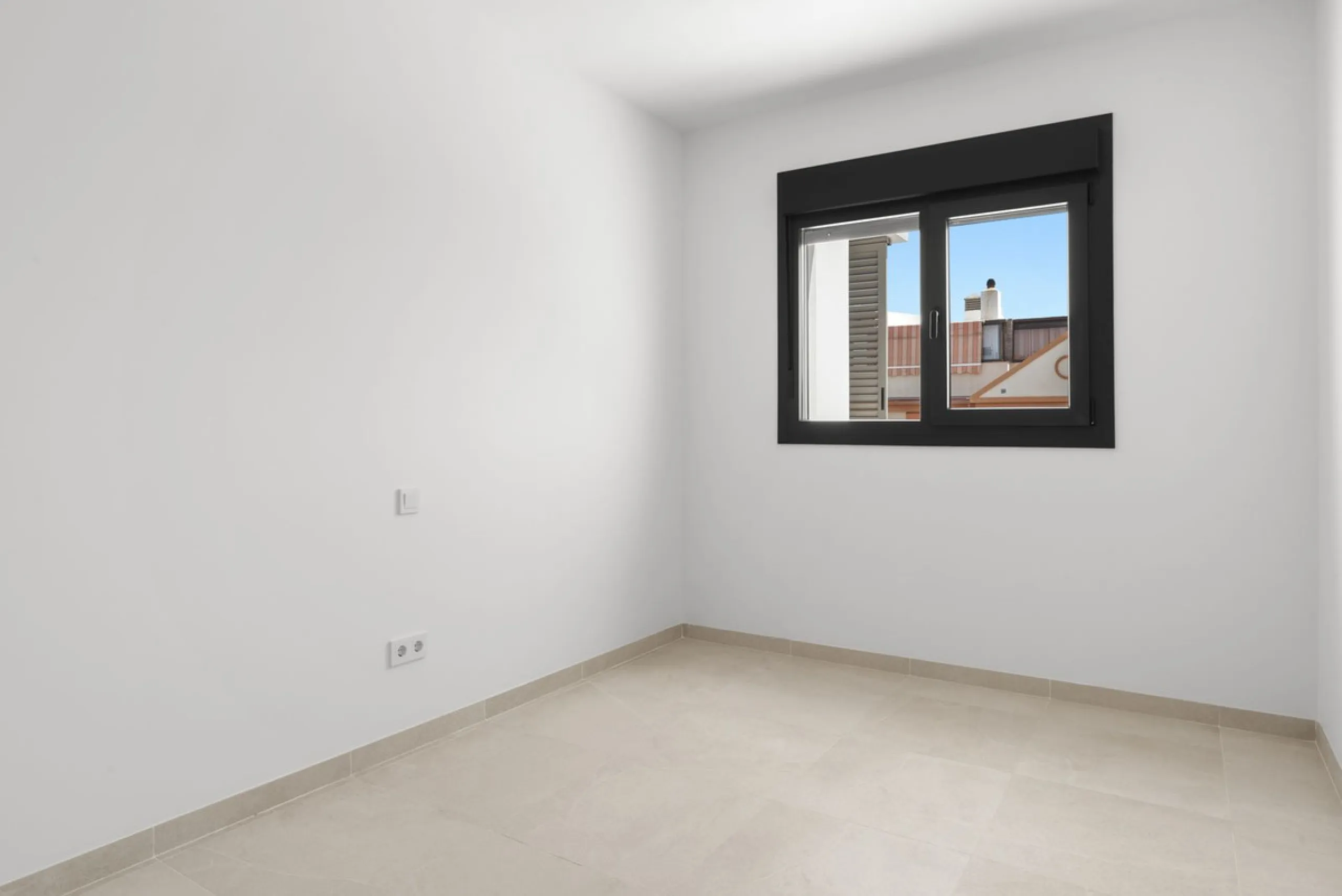 Price: €699.500 excluding VAT, buyer's costs