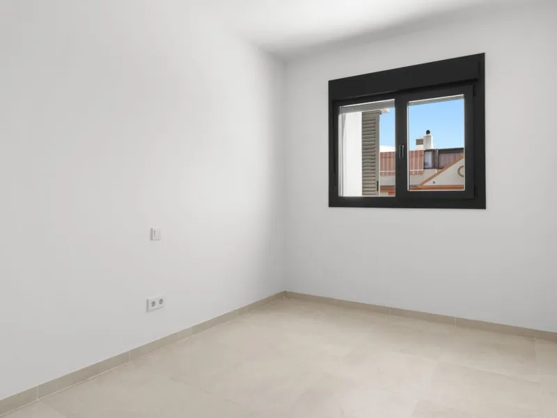 Price: €699.500 excluding VAT, buyer's costs