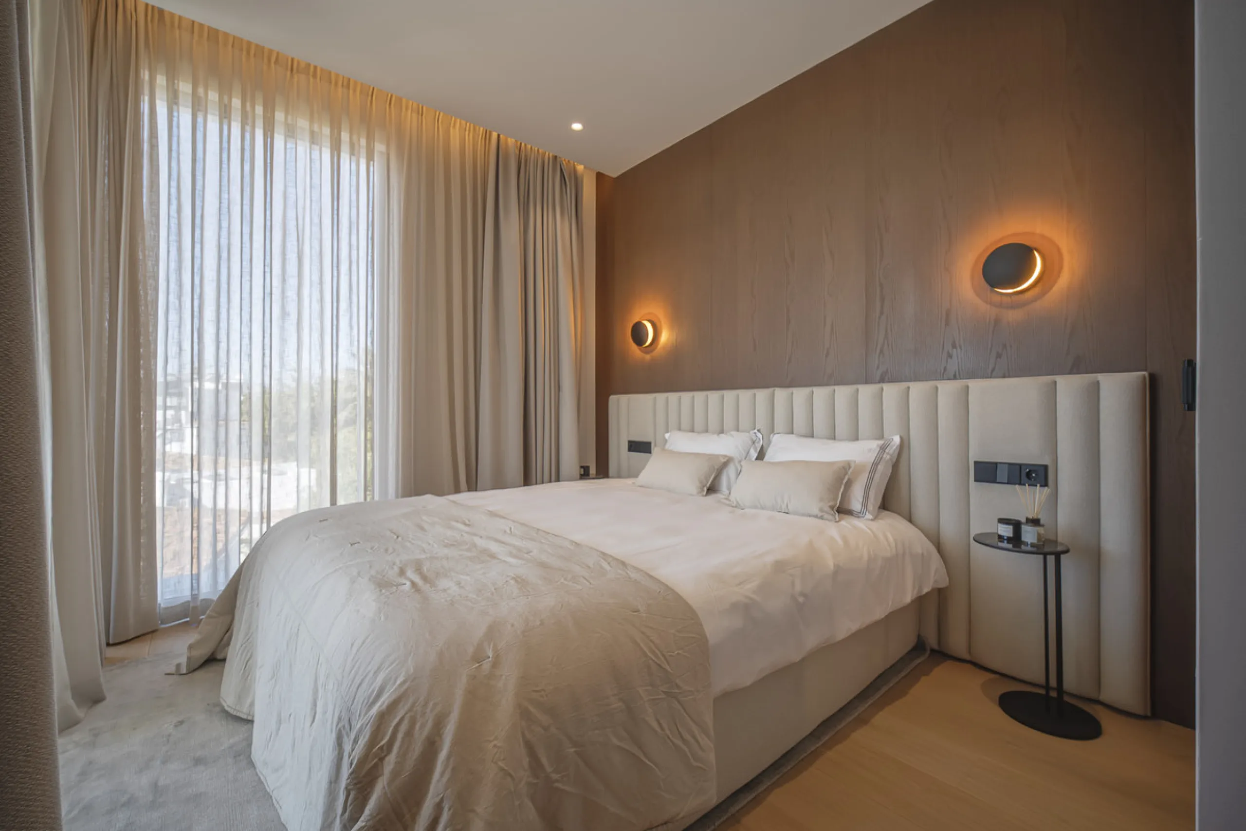 House - Detached Villa в продаже в Marbella, Málaga. В доме 4 спален и 5 ванных комнат. Площадь дома 417 м². Площадь участка 640 м²
