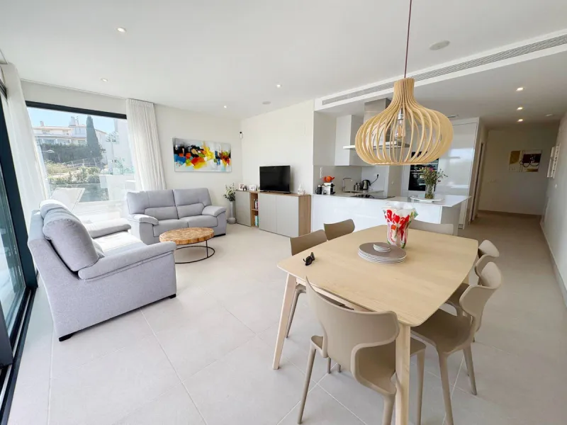 Penthouse with Panoramic Sea & Golf Views – Estepona