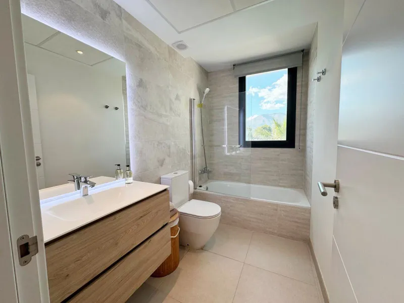 Penthouse with Panoramic Sea & Golf Views – Estepona