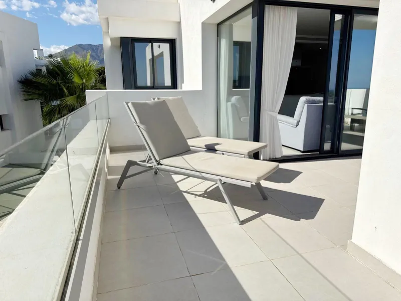 Penthouse with Panoramic Sea & Golf Views – Estepona