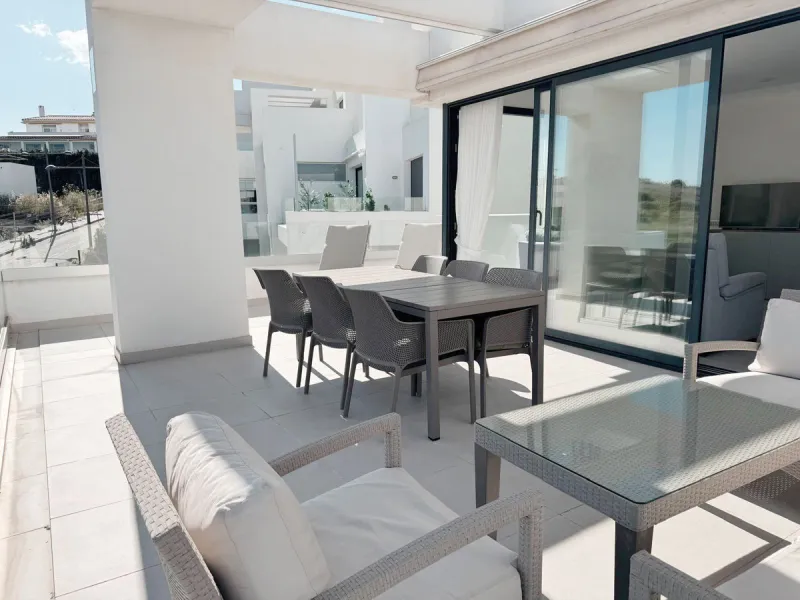Penthouse with Panoramic Sea & Golf Views – Estepona