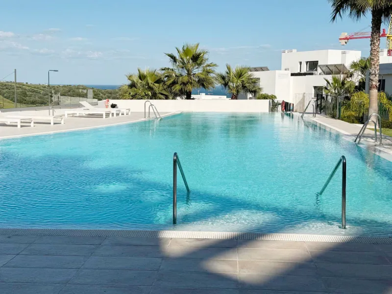 Penthouse with Panoramic Sea & Golf Views – Estepona