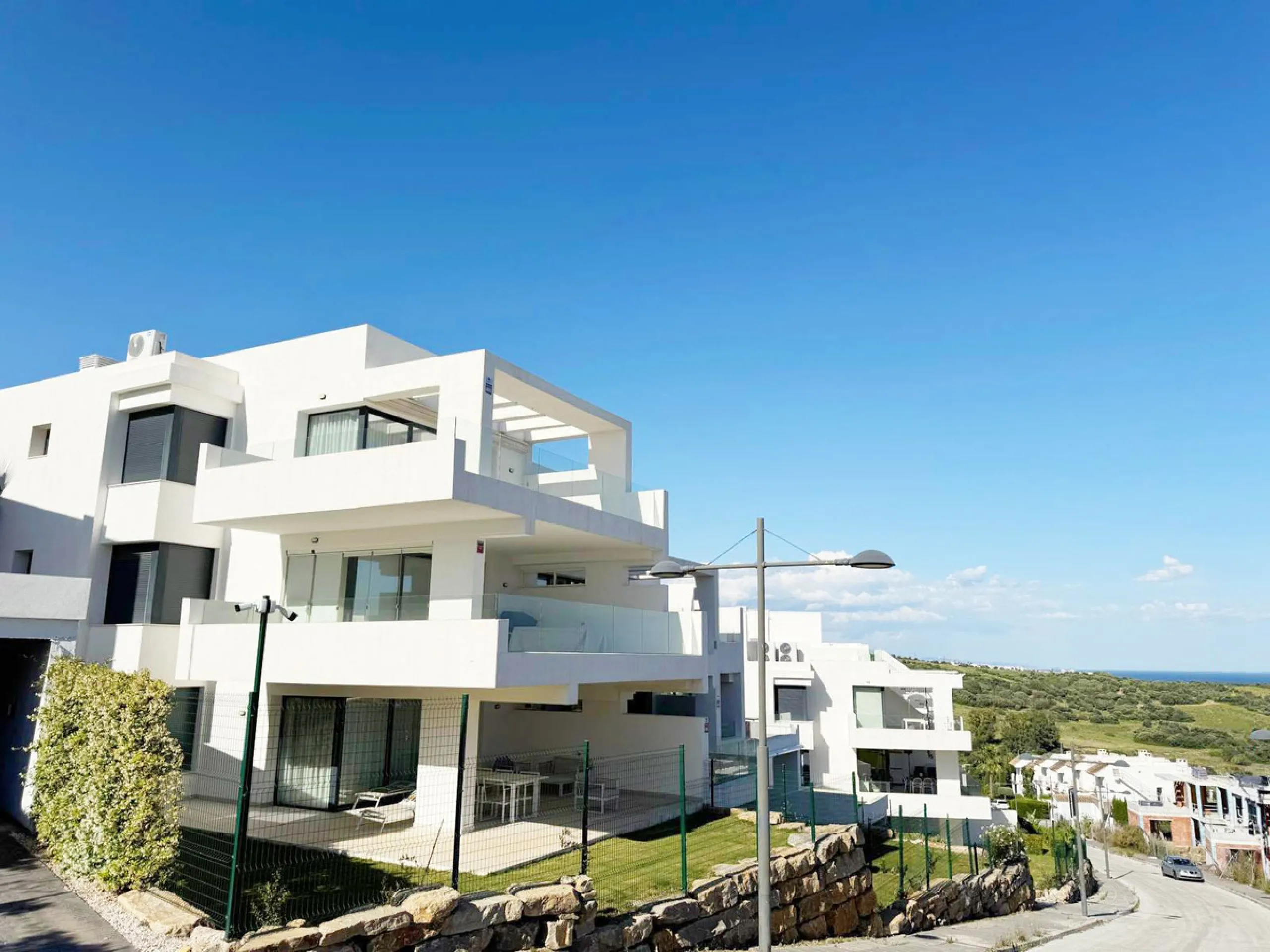Penthouse with Panoramic Sea & Golf Views – Estepona