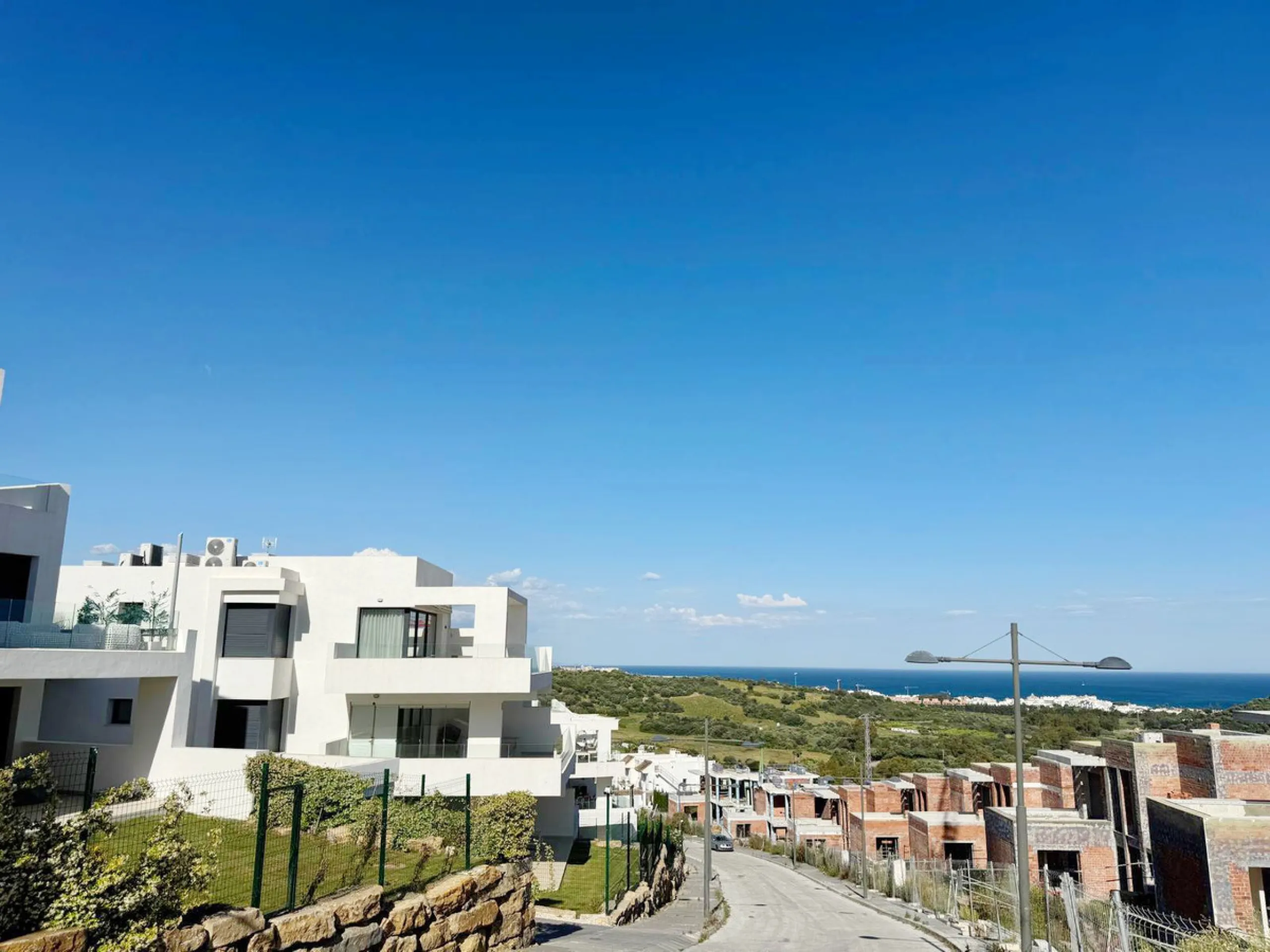 Penthouse with Panoramic Sea & Golf Views – Estepona