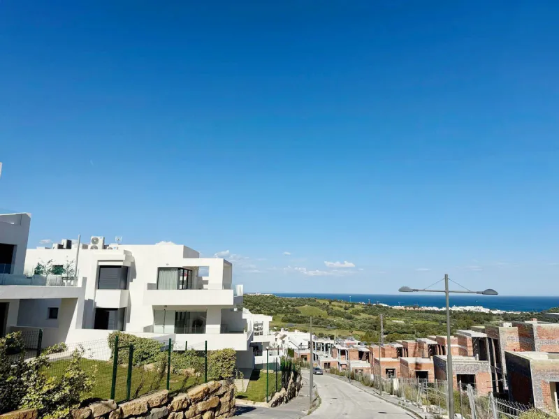 Penthouse with Panoramic Sea & Golf Views – Estepona