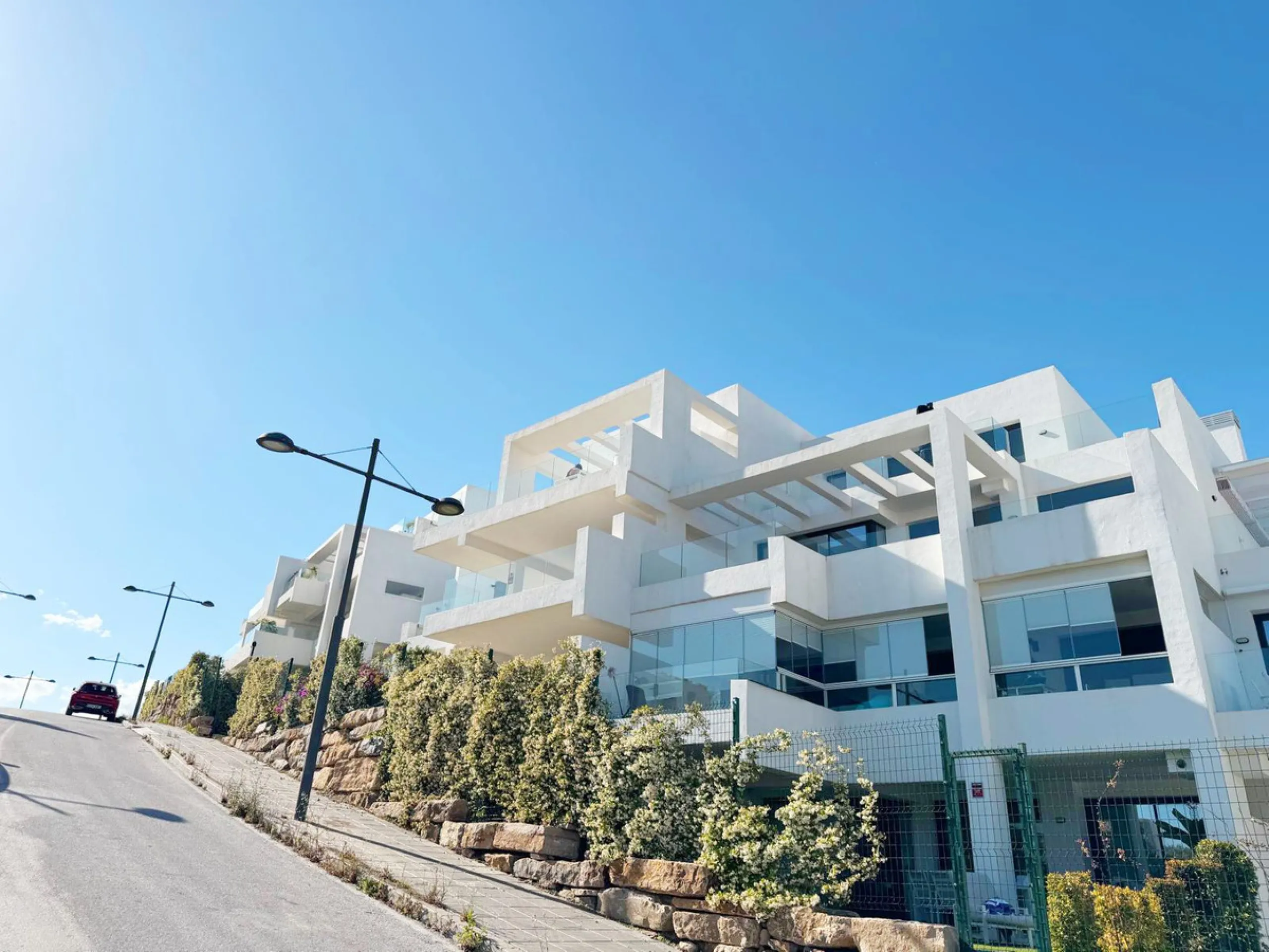 Penthouse with Panoramic Sea & Golf Views – Estepona