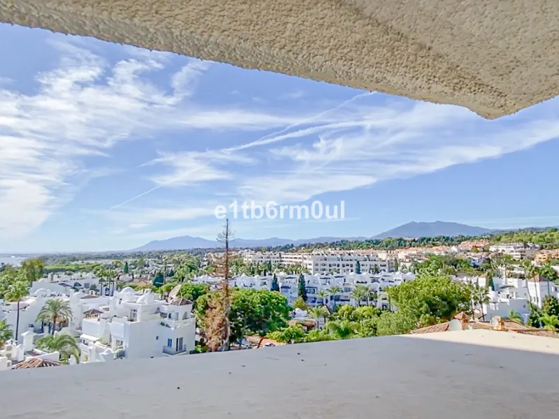 Apartment - Penthouse в продаже в Marbella, Málaga. В доме 2 спален и 2 ванных комнат. Площадь дома 139 м²