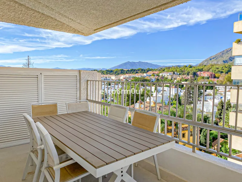 Apartment - Penthouse в продаже в Marbella, Málaga. В доме 2 спален и 2 ванных комнат. Площадь дома 139 м²