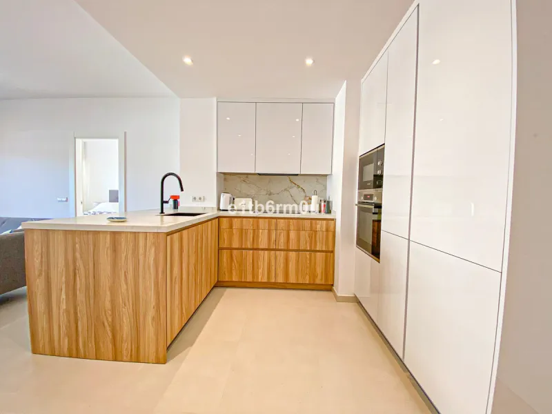 Apartment - Penthouse в продаже в Marbella, Málaga. В доме 2 спален и 2 ванных комнат. Площадь дома 139 м²