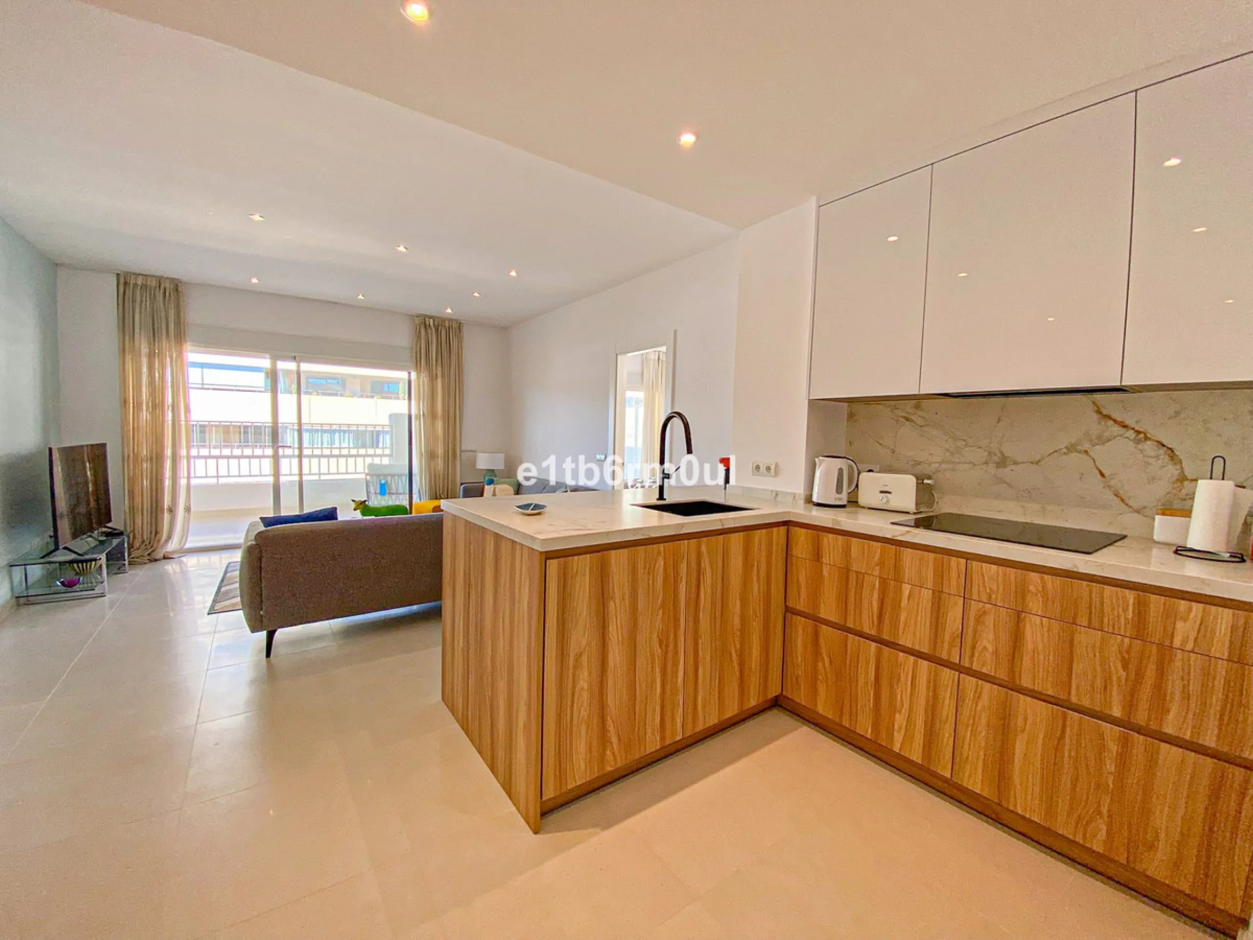 Apartment - Penthouse в продаже в Marbella, Málaga. В доме 2 спален и 2 ванных комнат. Площадь дома 139 м²