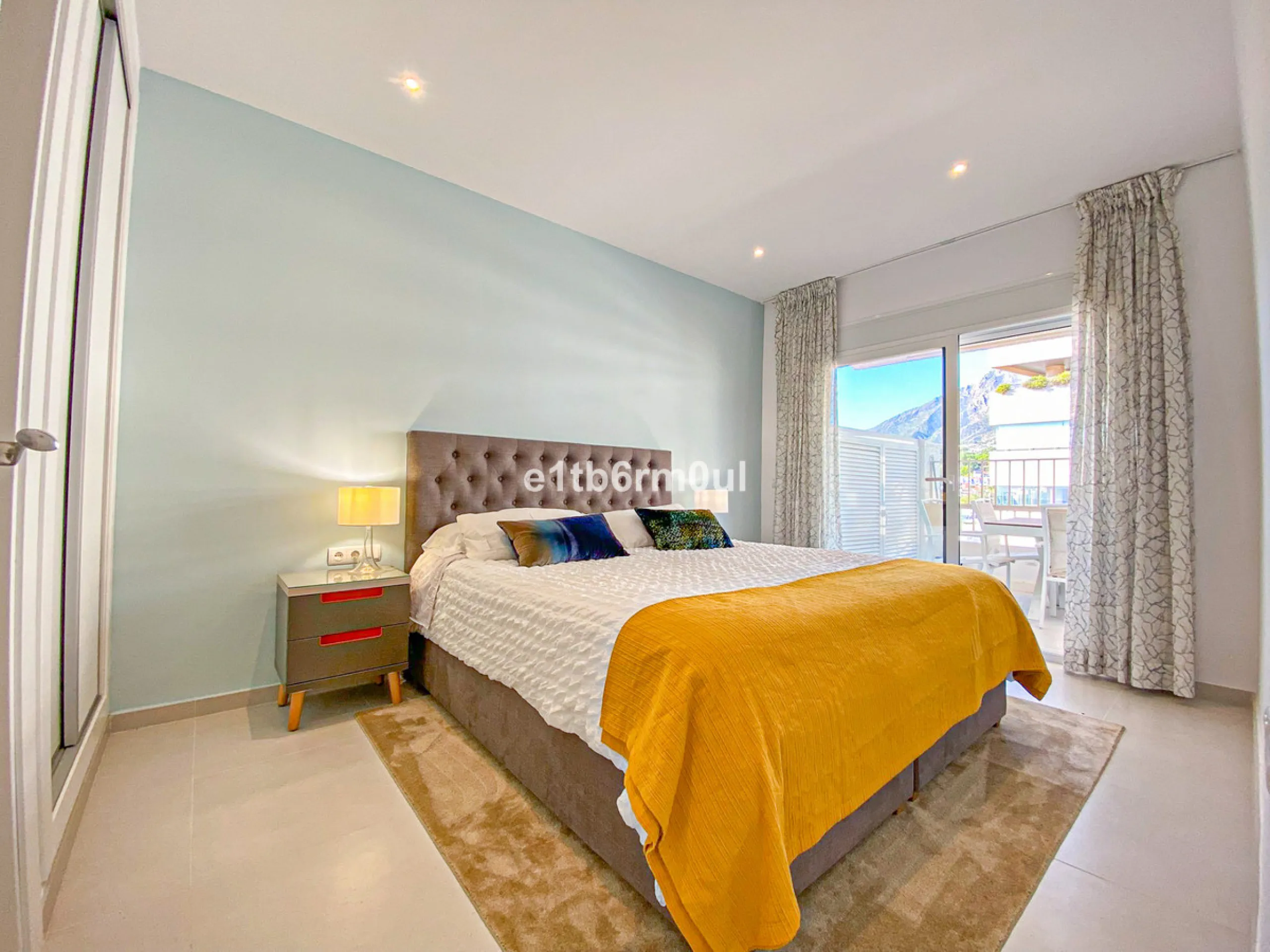 Apartment - Penthouse в продаже в Marbella, Málaga. В доме 2 спален и 2 ванных комнат. Площадь дома 139 м²