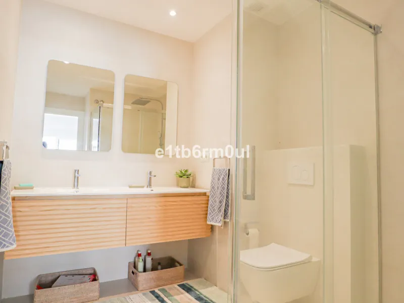 Apartment - Penthouse в продаже в Marbella, Málaga. В доме 2 спален и 2 ванных комнат. Площадь дома 139 м²
