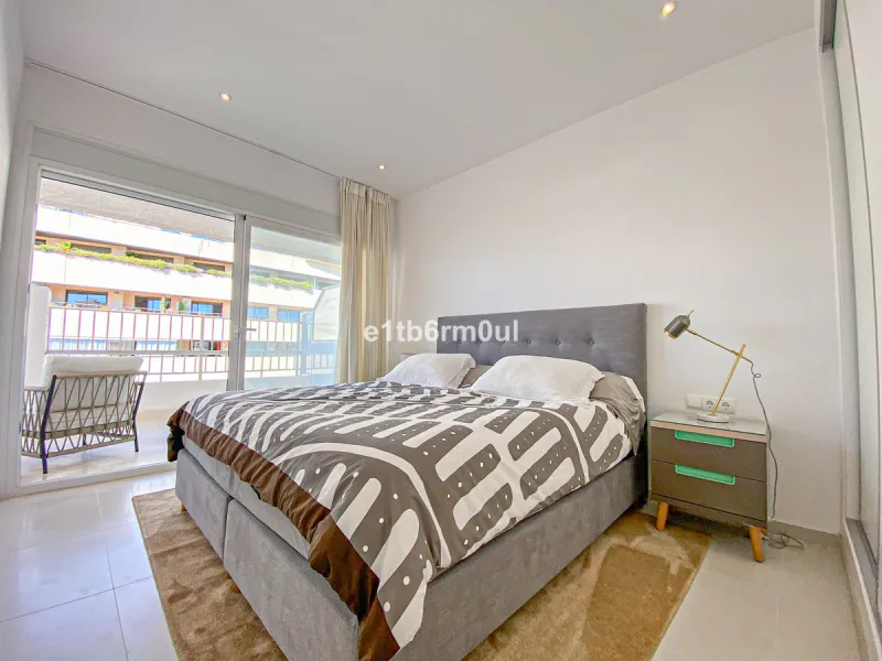 Apartment - Penthouse в продаже в Marbella, Málaga. В доме 2 спален и 2 ванных комнат. Площадь дома 139 м²