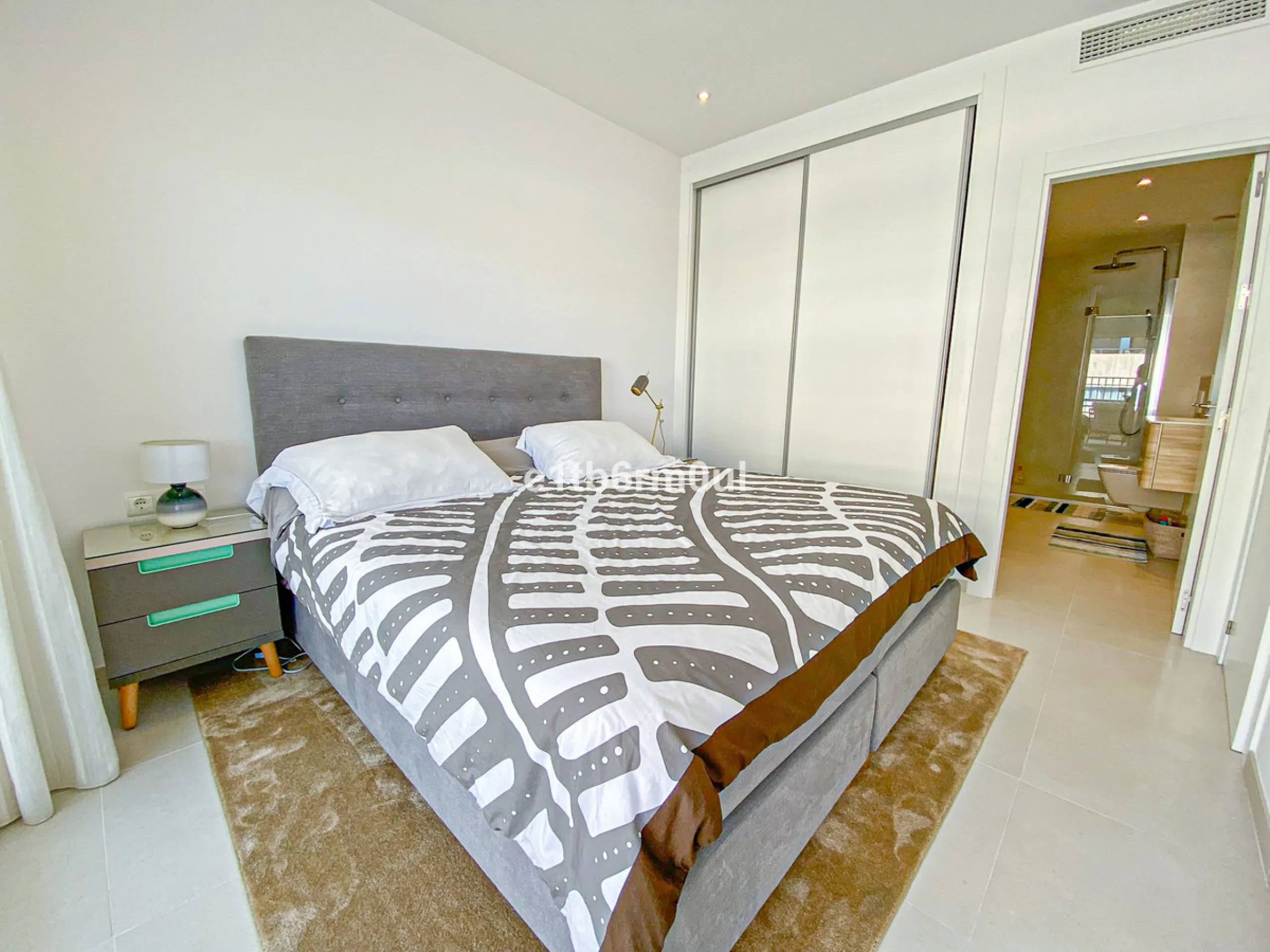 Apartment - Penthouse в продаже в Marbella, Málaga. В доме 2 спален и 2 ванных комнат. Площадь дома 139 м²