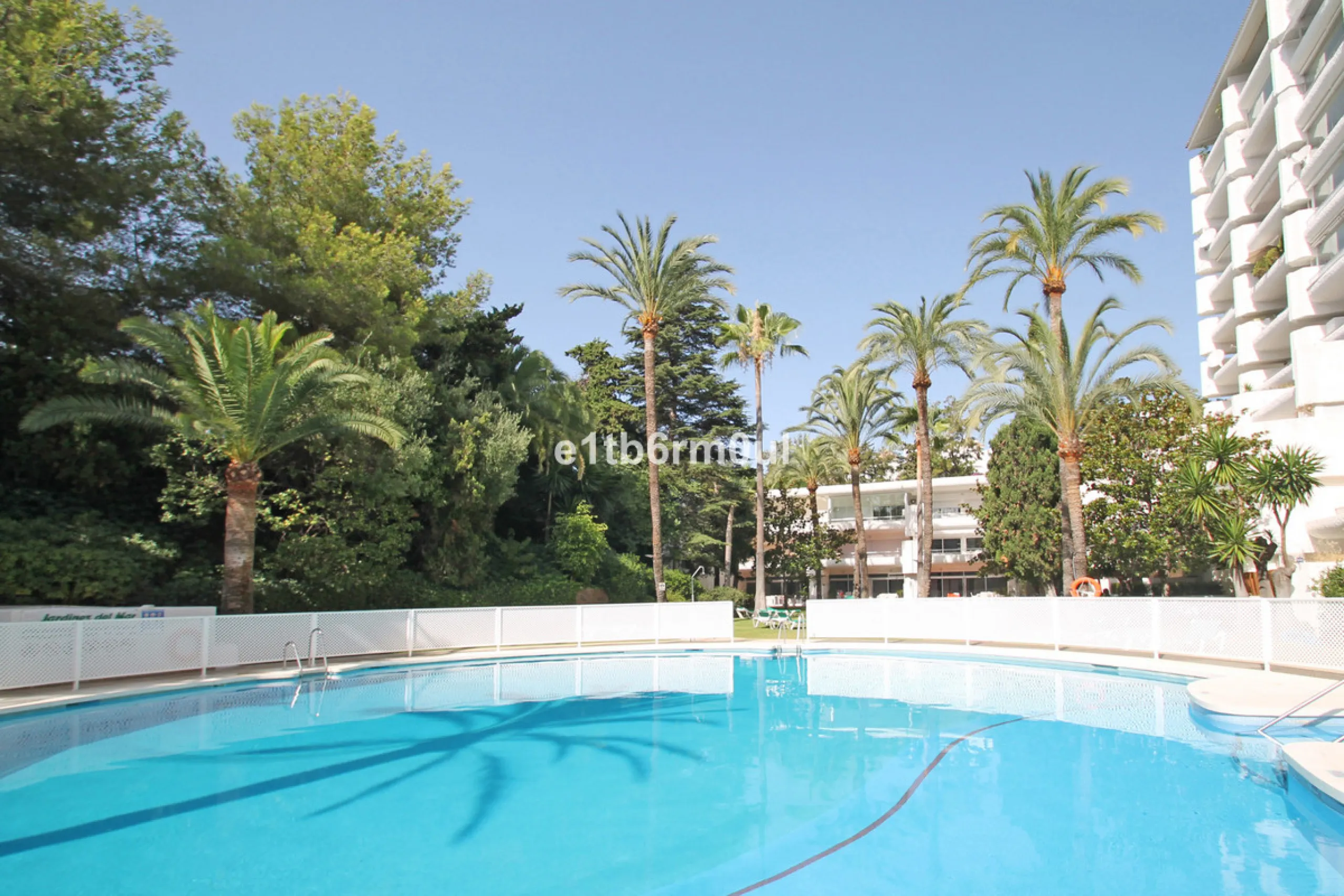 Apartment - Penthouse в продаже в Marbella, Málaga. В доме 2 спален и 2 ванных комнат. Площадь дома 139 м²