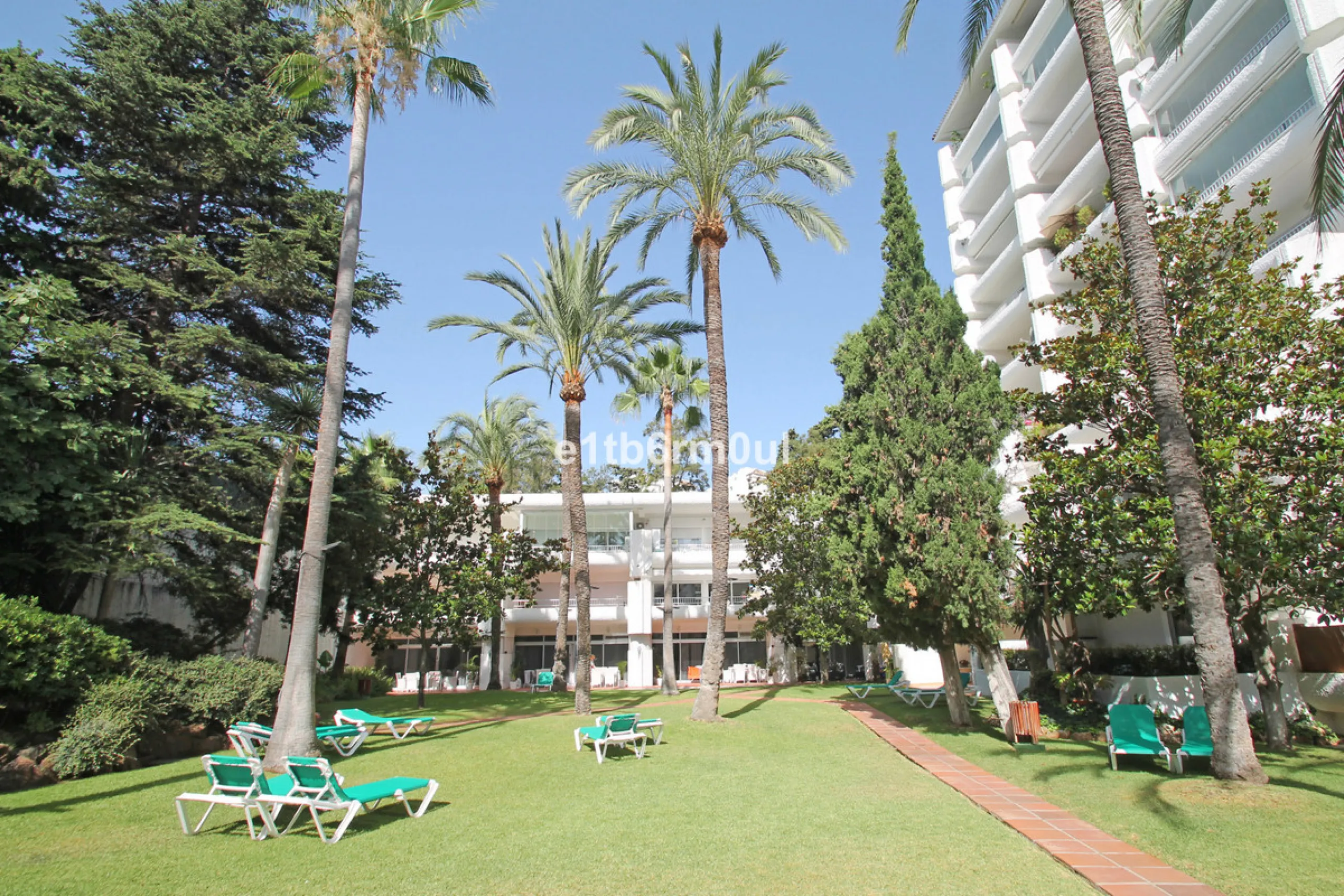 Apartment - Penthouse в продаже в Marbella, Málaga. В доме 2 спален и 2 ванных комнат. Площадь дома 139 м²