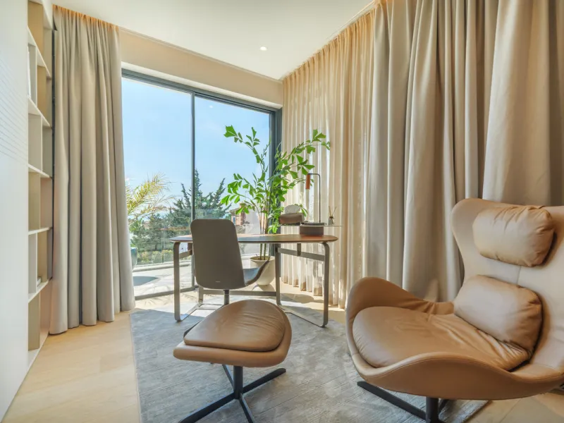 House - Detached Villa в продаже в Marbella, Málaga. В доме 4 спален и 5 ванных комнат. Площадь дома 417 м². Площадь участка 640 м²