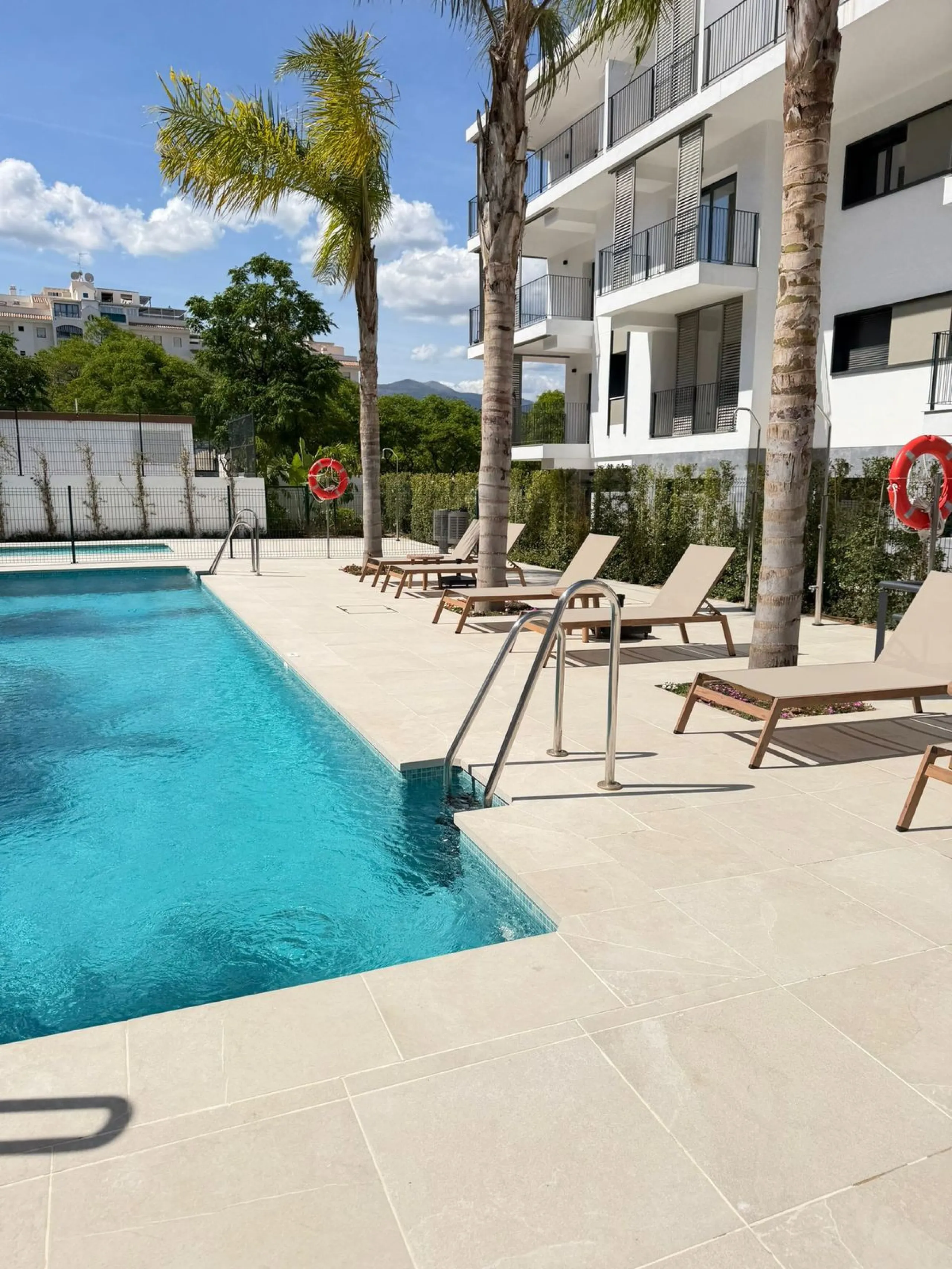 IMPORTANT: This is a RESALE UNIT. In one of the best new complexes in Estepona Town.