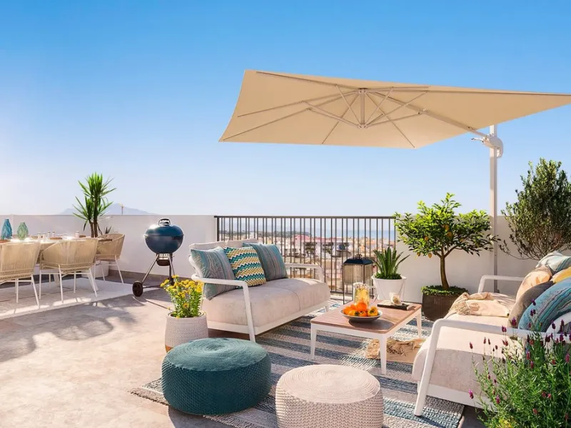 IMPORTANT: This is a RESALE UNIT. In one of the best new complexes in Estepona Town.