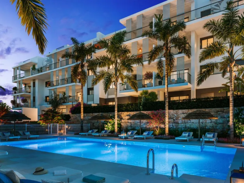 IMPORTANT: This is a RESALE UNIT. In one of the best new complexes in Estepona Town.