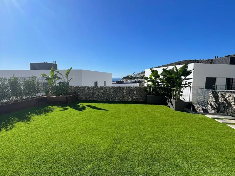 The property now has a vacation rentals licence. Making it ideal for investment into the holiday rentals market.