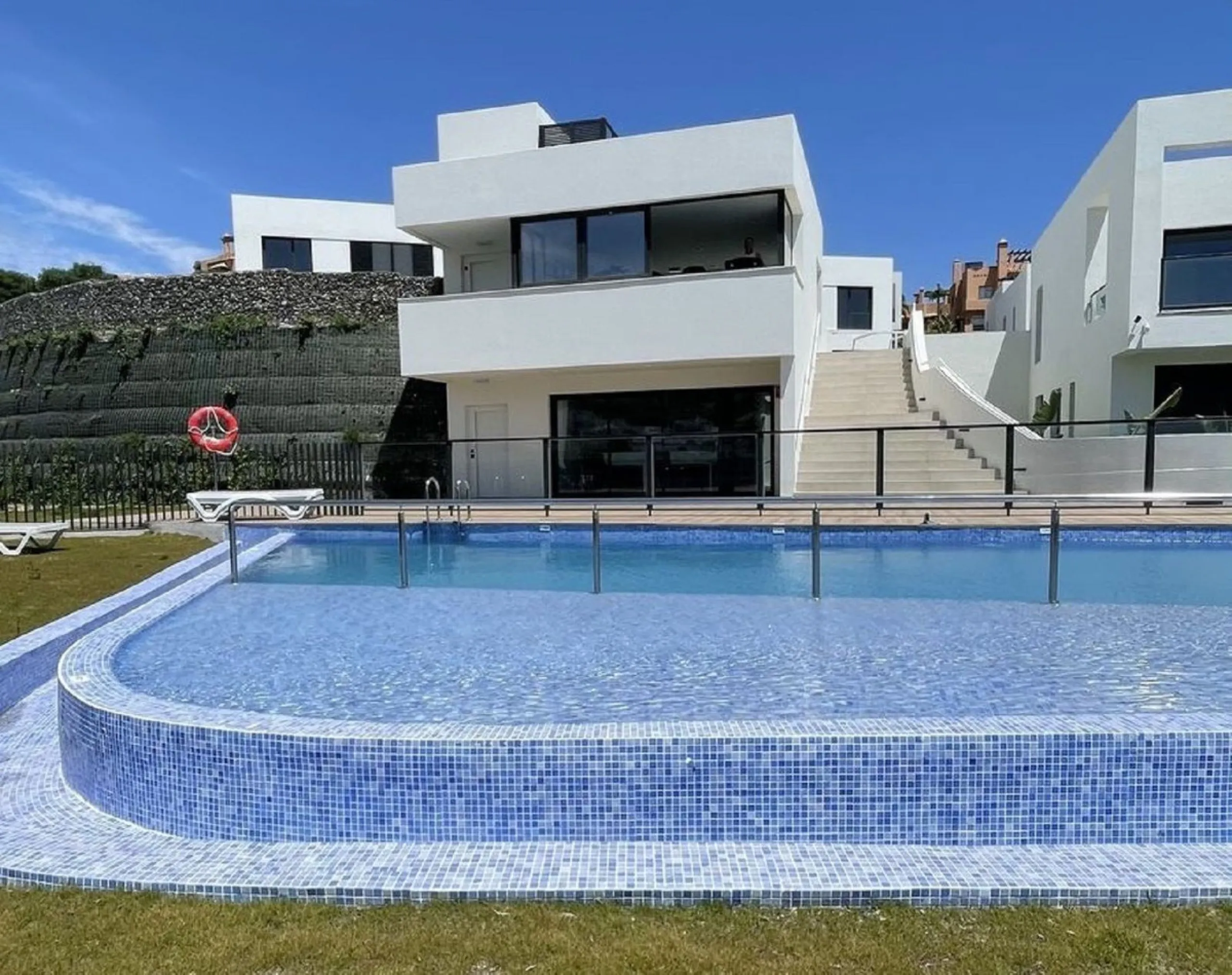 The property now has a vacation rentals licence. Making it ideal for investment into the holiday rentals market.