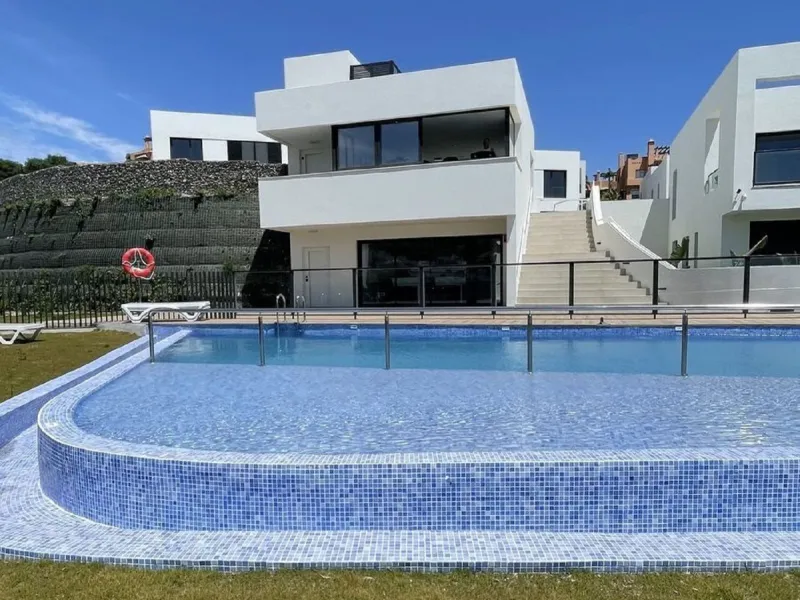 The property now has a vacation rentals licence. Making it ideal for investment into the holiday rentals market.