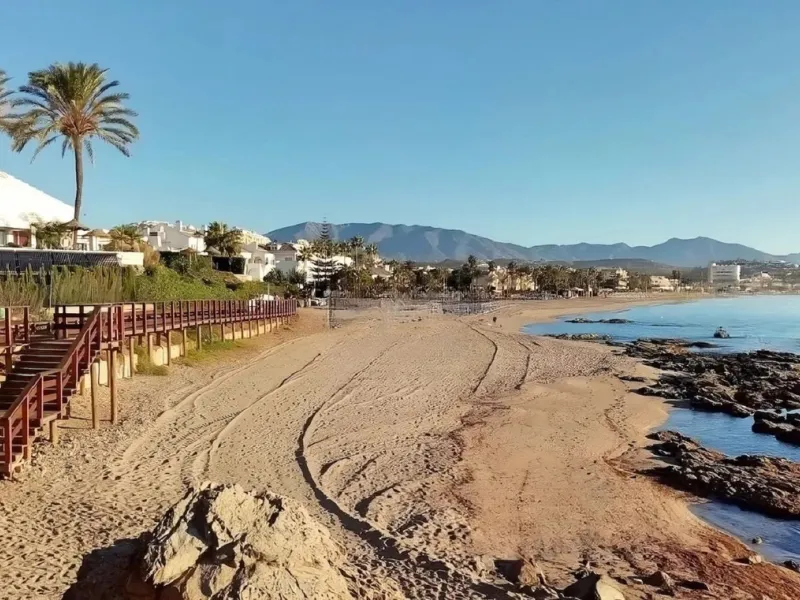 The property now has a vacation rentals licence. Making it ideal for investment into the holiday rentals market.