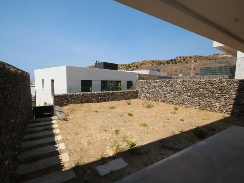 The property now has a vacation rentals licence. Making it ideal for investment into the holiday rentals market.