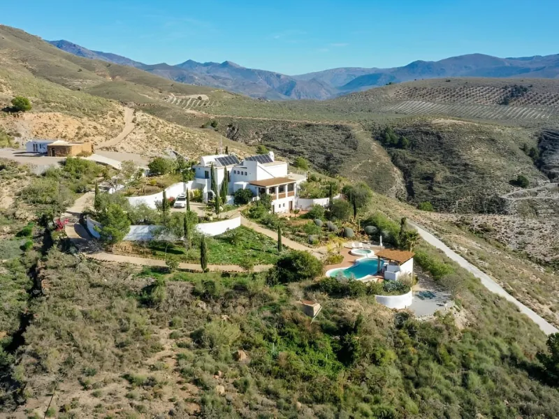 New on the market! Nestled amidst the serene landscapes of the Costa del Sol - Lanjarón, this beautiful finca offers an unparalleled blend of rustic charm and modern comfort. This exquisite property serves as a haven for those seeking a peaceful retreat w