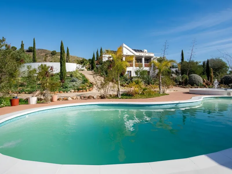New on the market! Nestled amidst the serene landscapes of the Costa del Sol - Lanjarón, this beautiful finca offers an unparalleled blend of rustic charm and modern comfort. This exquisite property serves as a haven for those seeking a peaceful retreat w