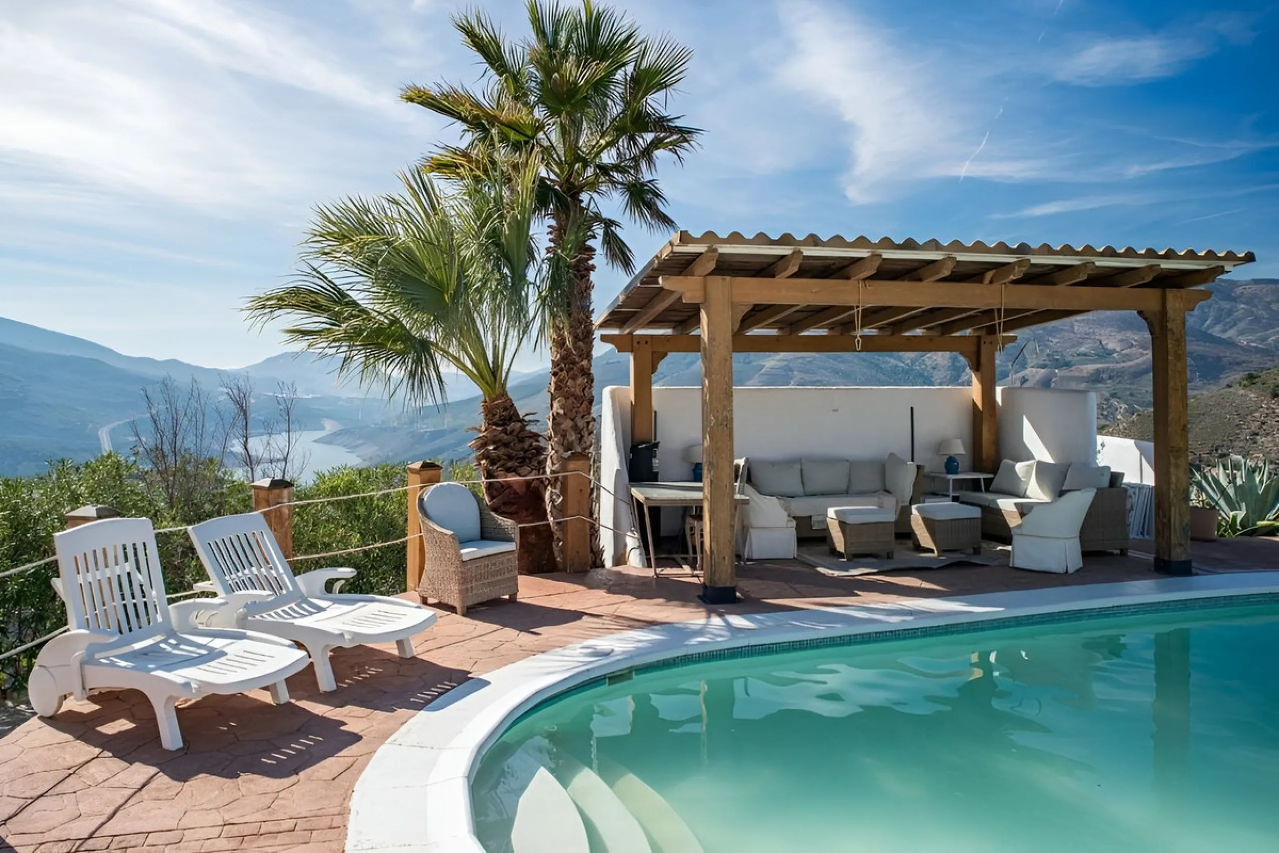 New on the market! Nestled amidst the serene landscapes of the Costa del Sol - Lanjarón, this beautiful finca offers an unparalleled blend of rustic charm and modern comfort. This exquisite property serves as a haven for those seeking a peaceful retreat w