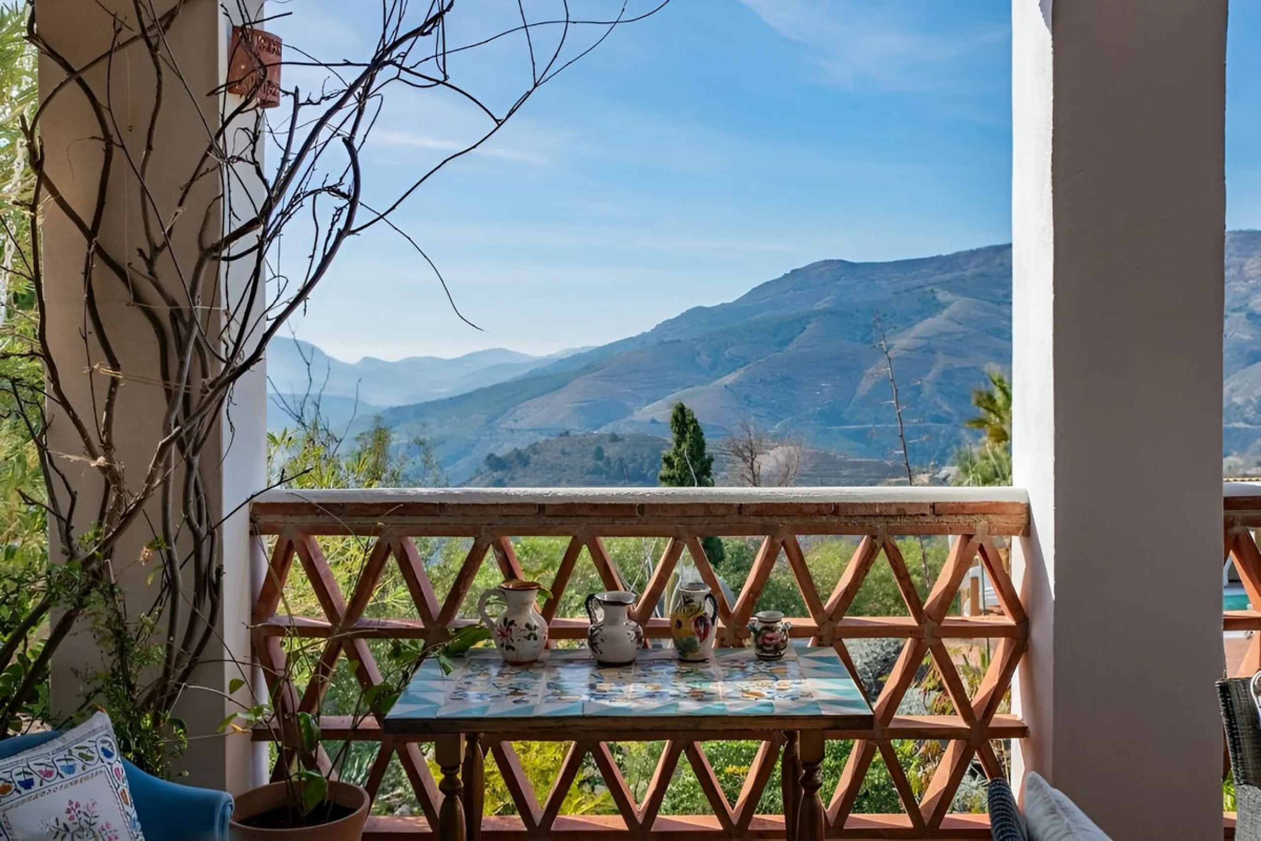 New on the market! Nestled amidst the serene landscapes of the Costa del Sol - Lanjarón, this beautiful finca offers an unparalleled blend of rustic charm and modern comfort. This exquisite property serves as a haven for those seeking a peaceful retreat w
