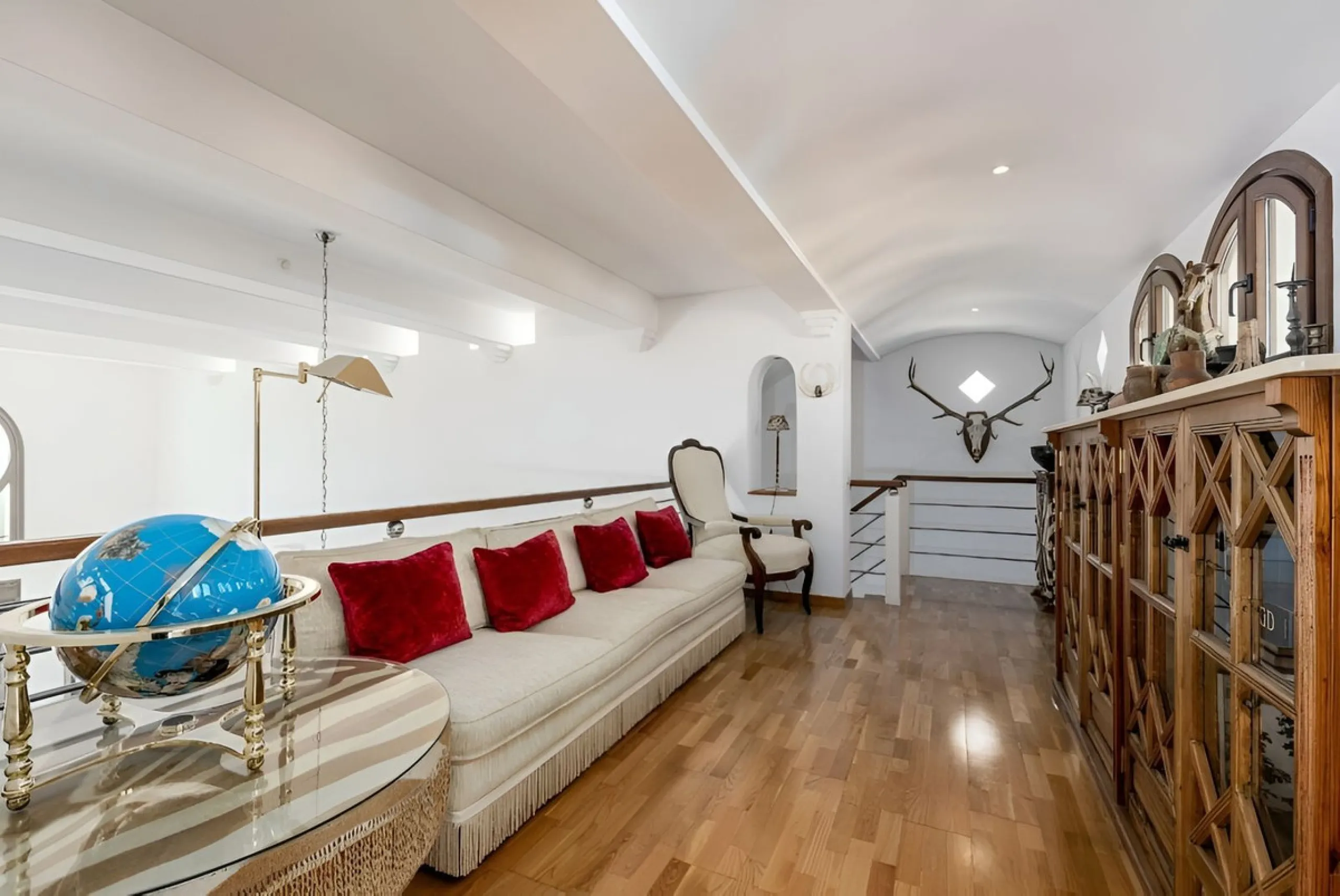 New on the market! Nestled amidst the serene landscapes of the Costa del Sol - Lanjarón, this beautiful finca offers an unparalleled blend of rustic charm and modern comfort. This exquisite property serves as a haven for those seeking a peaceful retreat w