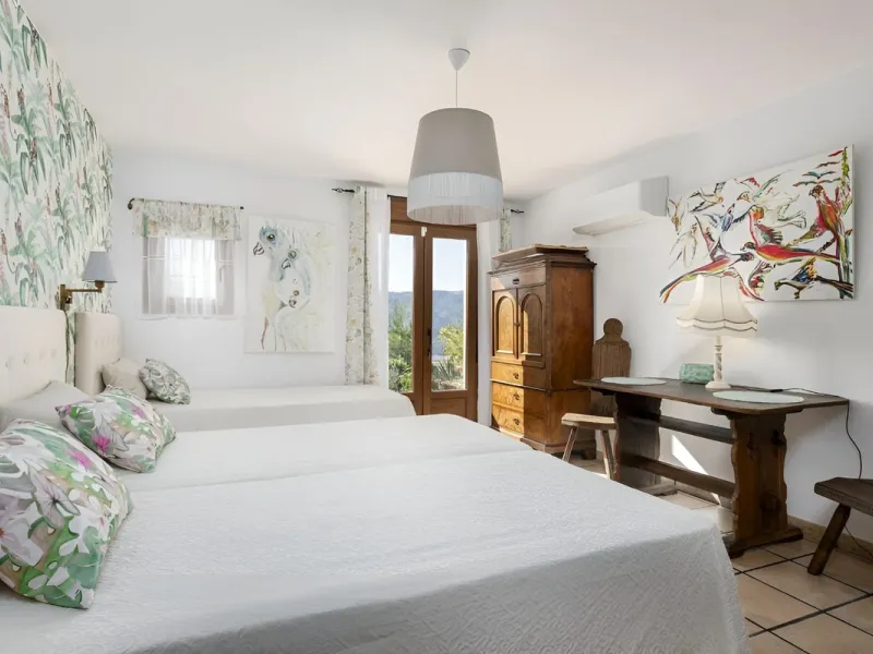 New on the market! Nestled amidst the serene landscapes of the Costa del Sol - Lanjarón, this beautiful finca offers an unparalleled blend of rustic charm and modern comfort. This exquisite property serves as a haven for those seeking a peaceful retreat w