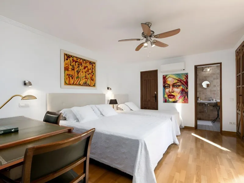New on the market! Nestled amidst the serene landscapes of the Costa del Sol - Lanjarón, this beautiful finca offers an unparalleled blend of rustic charm and modern comfort. This exquisite property serves as a haven for those seeking a peaceful retreat w