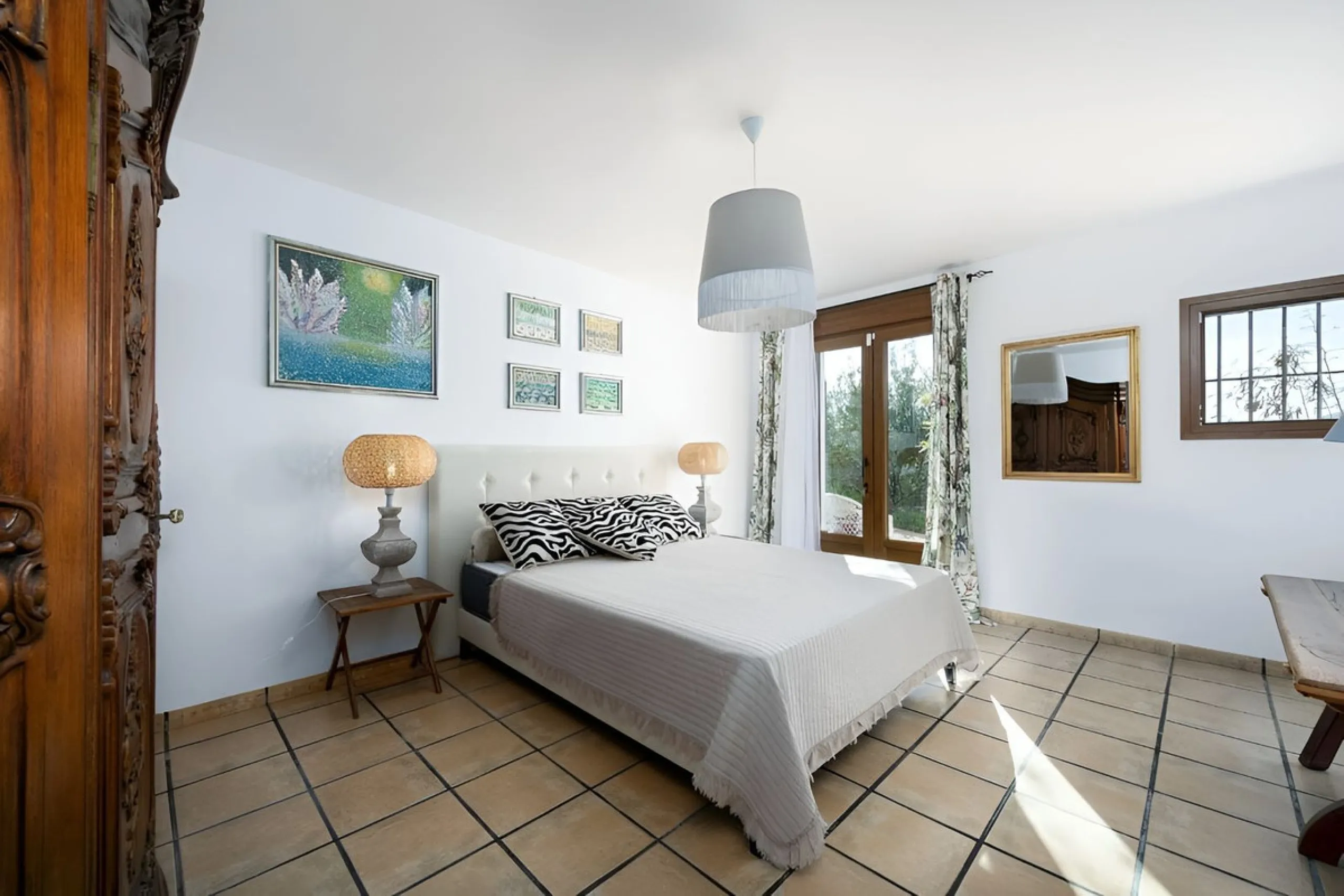 New on the market! Nestled amidst the serene landscapes of the Costa del Sol - Lanjarón, this beautiful finca offers an unparalleled blend of rustic charm and modern comfort. This exquisite property serves as a haven for those seeking a peaceful retreat w