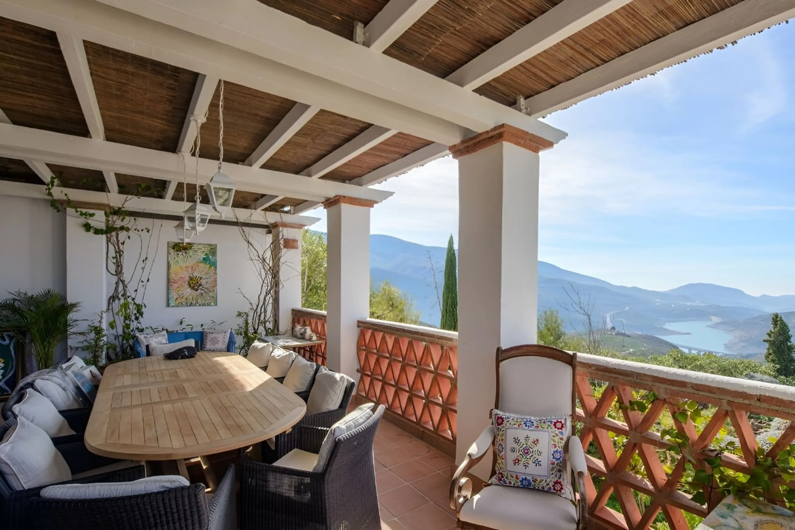 New on the market! Nestled amidst the serene landscapes of the Costa del Sol - Lanjarón, this beautiful finca offers an unparalleled blend of rustic charm and modern comfort. This exquisite property serves as a haven for those seeking a peaceful retreat w
