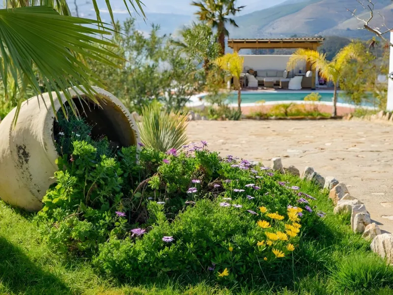 New on the market! Nestled amidst the serene landscapes of the Costa del Sol - Lanjarón, this beautiful finca offers an unparalleled blend of rustic charm and modern comfort. This exquisite property serves as a haven for those seeking a peaceful retreat w