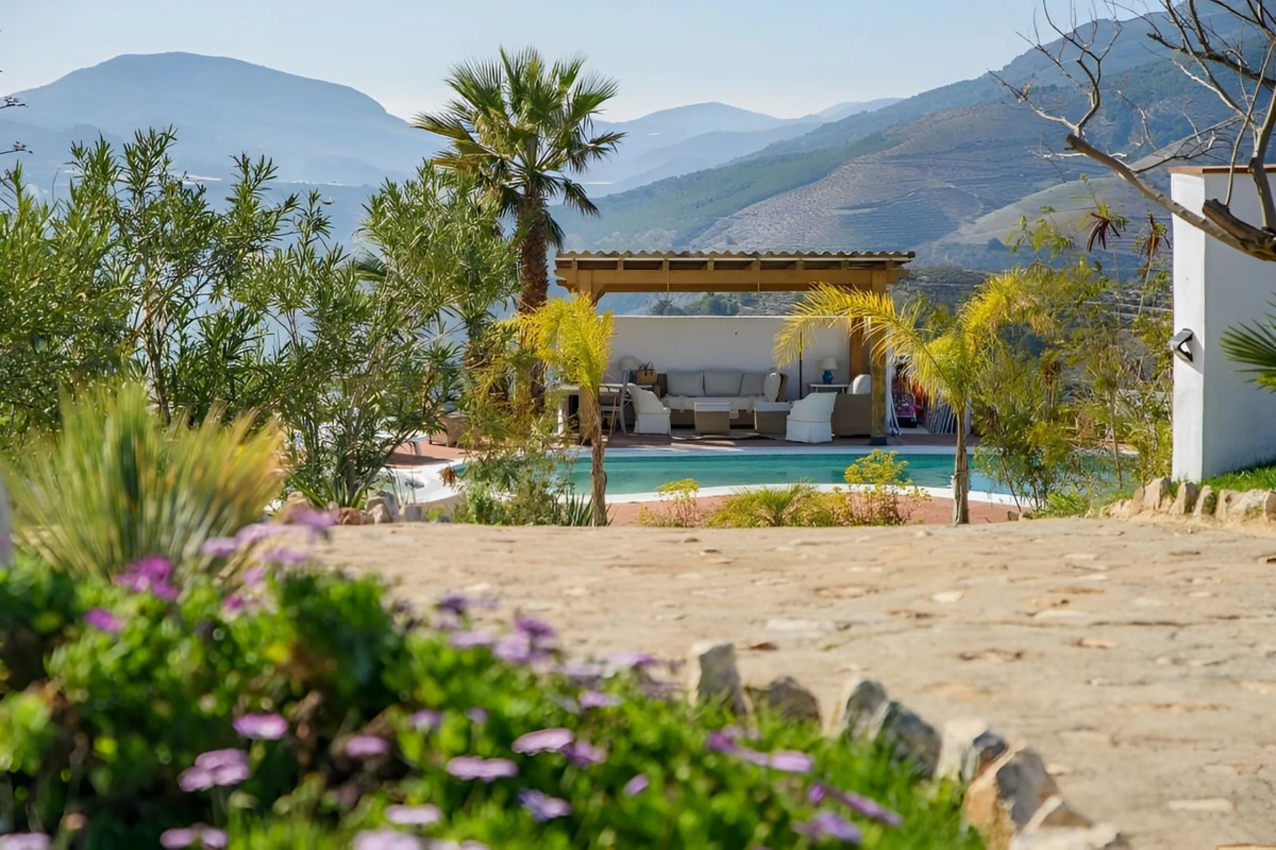 New on the market! Nestled amidst the serene landscapes of the Costa del Sol - Lanjarón, this beautiful finca offers an unparalleled blend of rustic charm and modern comfort. This exquisite property serves as a haven for those seeking a peaceful retreat w