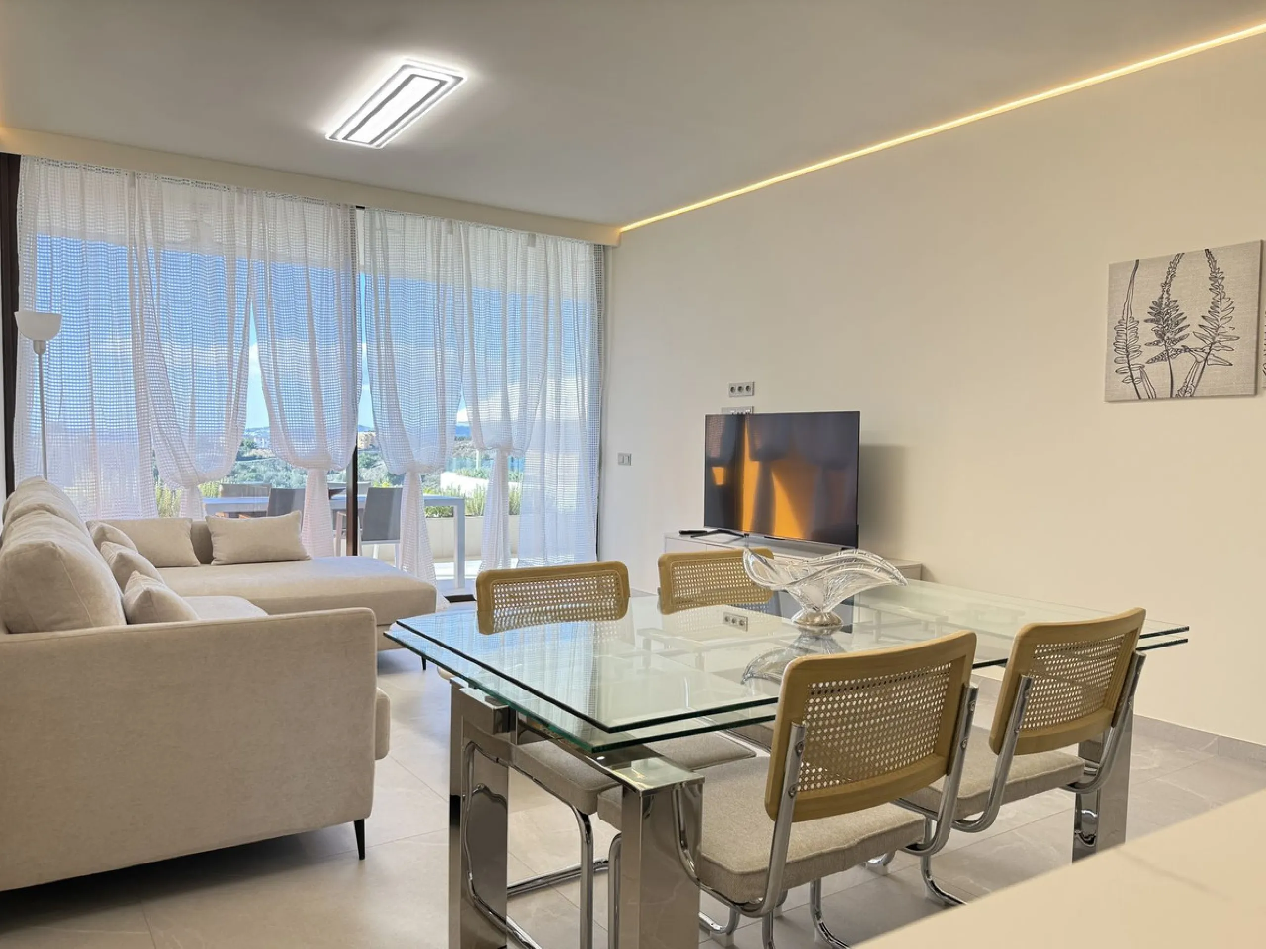 Apartment - Middle Floor Apartment в продаже в Fuengirola, Málaga. В доме 2 спален и 2 ванных комнат. Площадь дома 89 м²